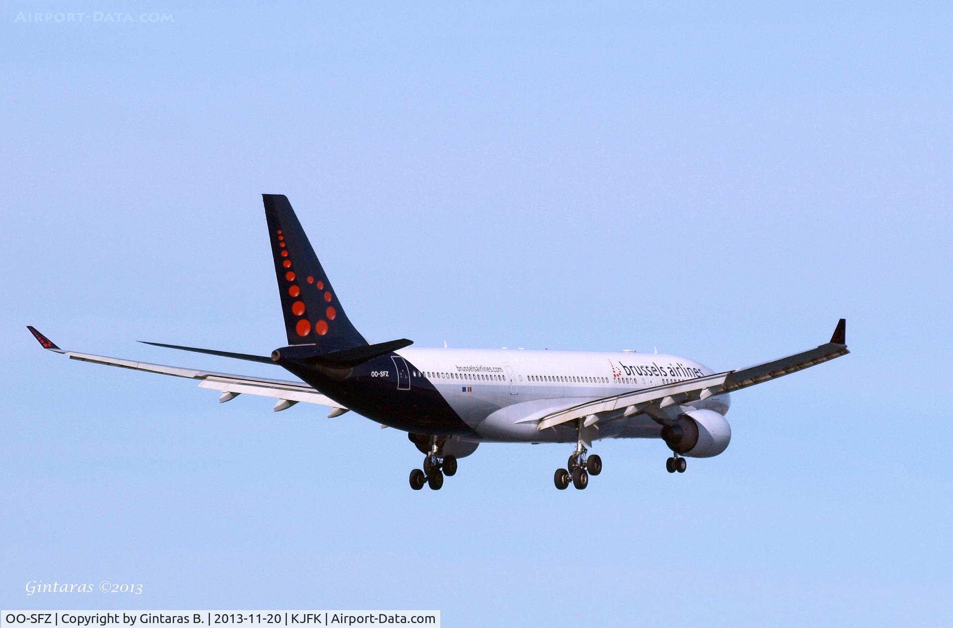 OO-SFZ, 1998 Airbus A330-223 C/N 249, Going to a landing on RWY 4R, JFK