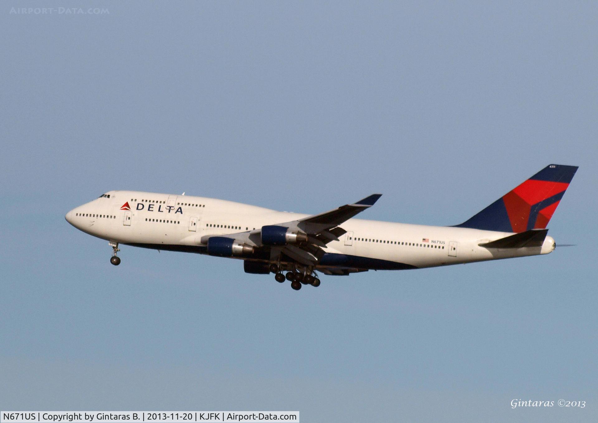 N671US, 1999 Boeing 747-451 C/N 26477, Going to a landing on RWY 31L, JFK