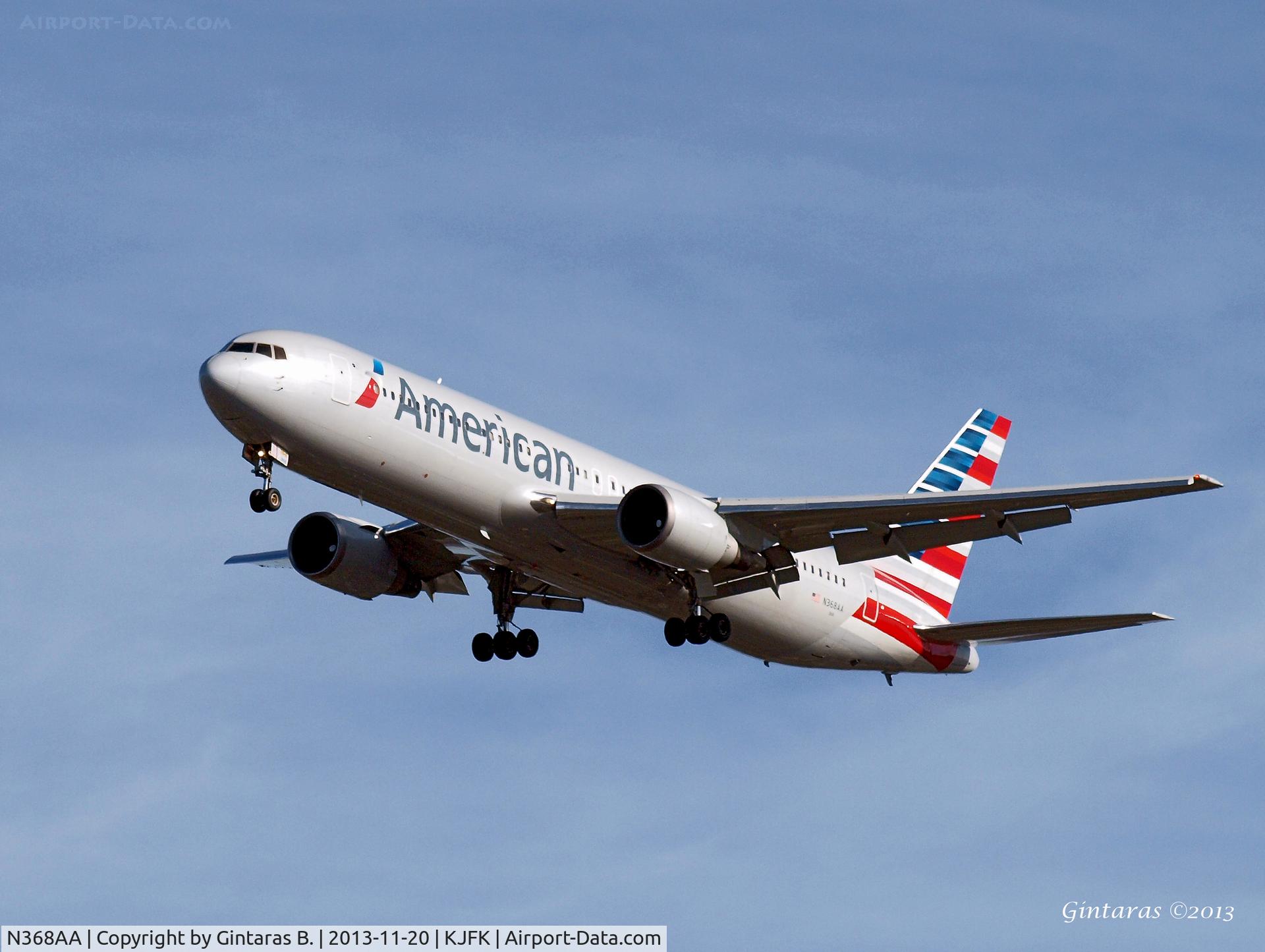 N368AA, 1991 Boeing 767-323 C/N 25195, Going to a landing on RWY 31R, JFK