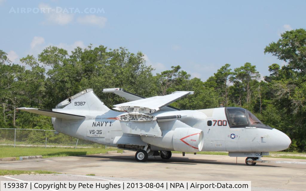 159387, Lockheed S-3B Viking C/N 394A-1023, 159387 S-3 Viking in the Pensacola car park
