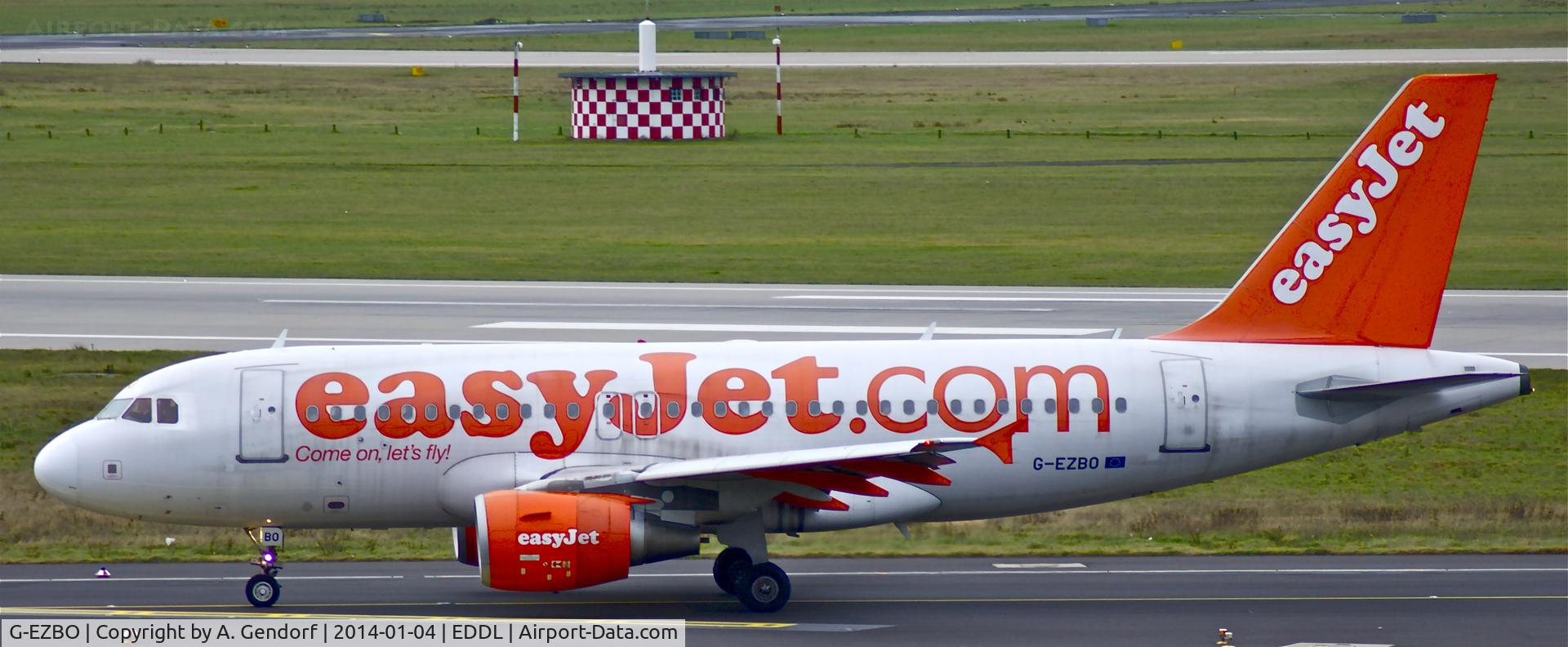 G-EZBO, 2007 Airbus A319-111 C/N 3082, Easy Jet, is here taxiing to the gate at Düsseldorf Int'l(EDDL)