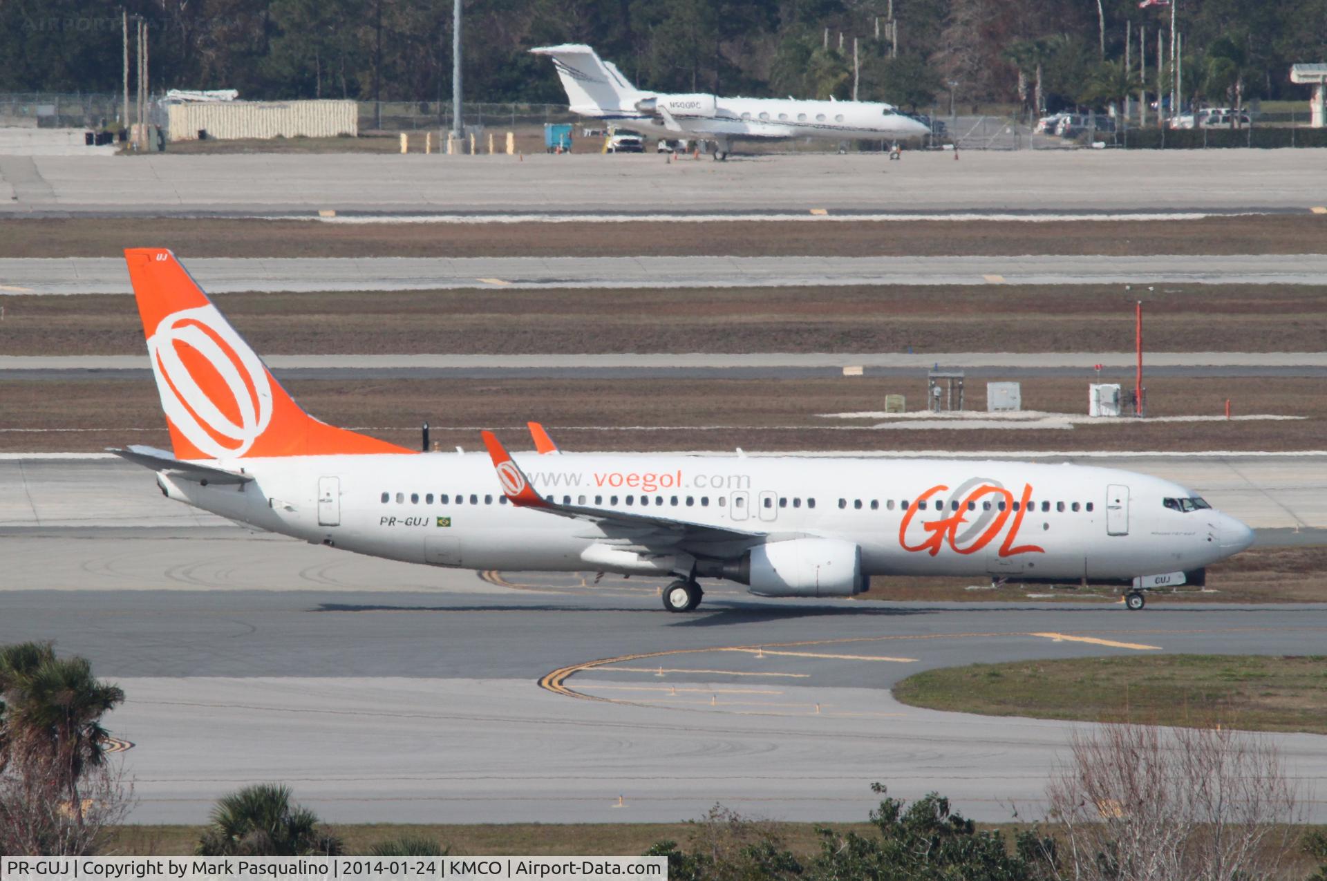 PR-GUJ, 2011 Boeing 737-8HX C/N 35851, Boeing 737-800