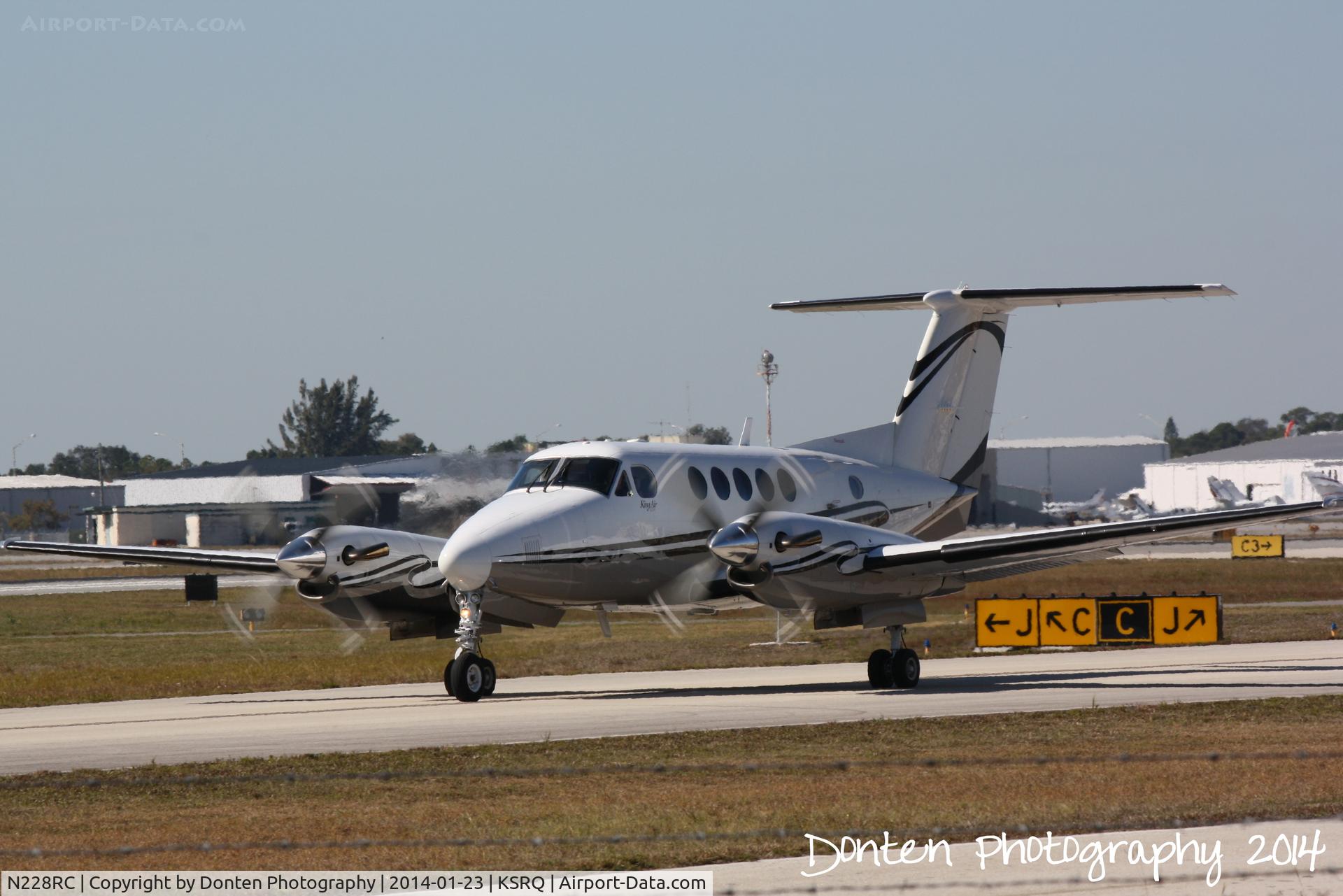 N228RC, 1978 Raytheon Aircraft Company B200 C/N BB-1910, Beechcraft Super King Air 200 (N228RC) taxis at Sarasota-Bradenton International Airport