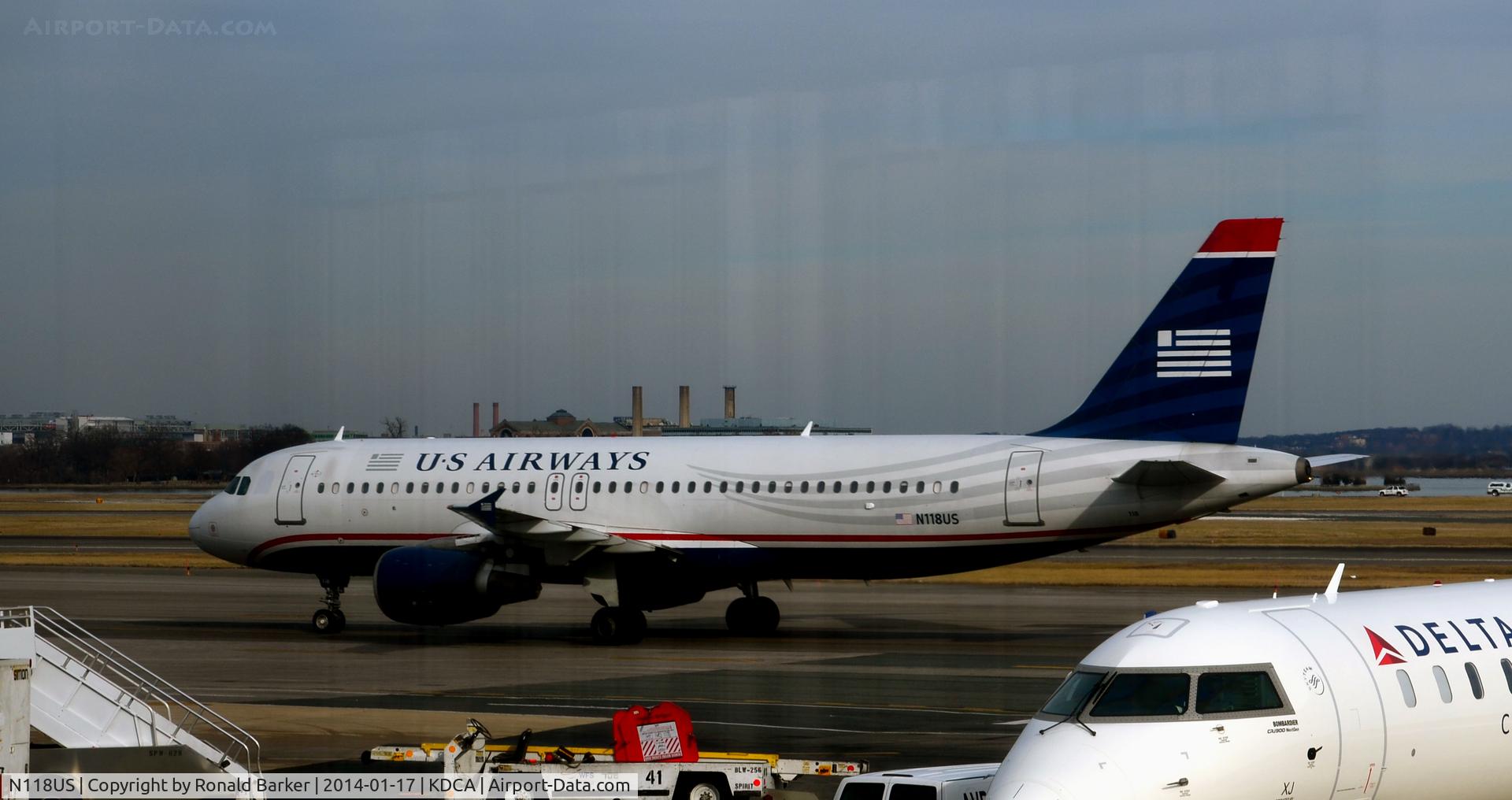 N118US, 2000 Airbus A320-214 C/N 1264, Taxi National