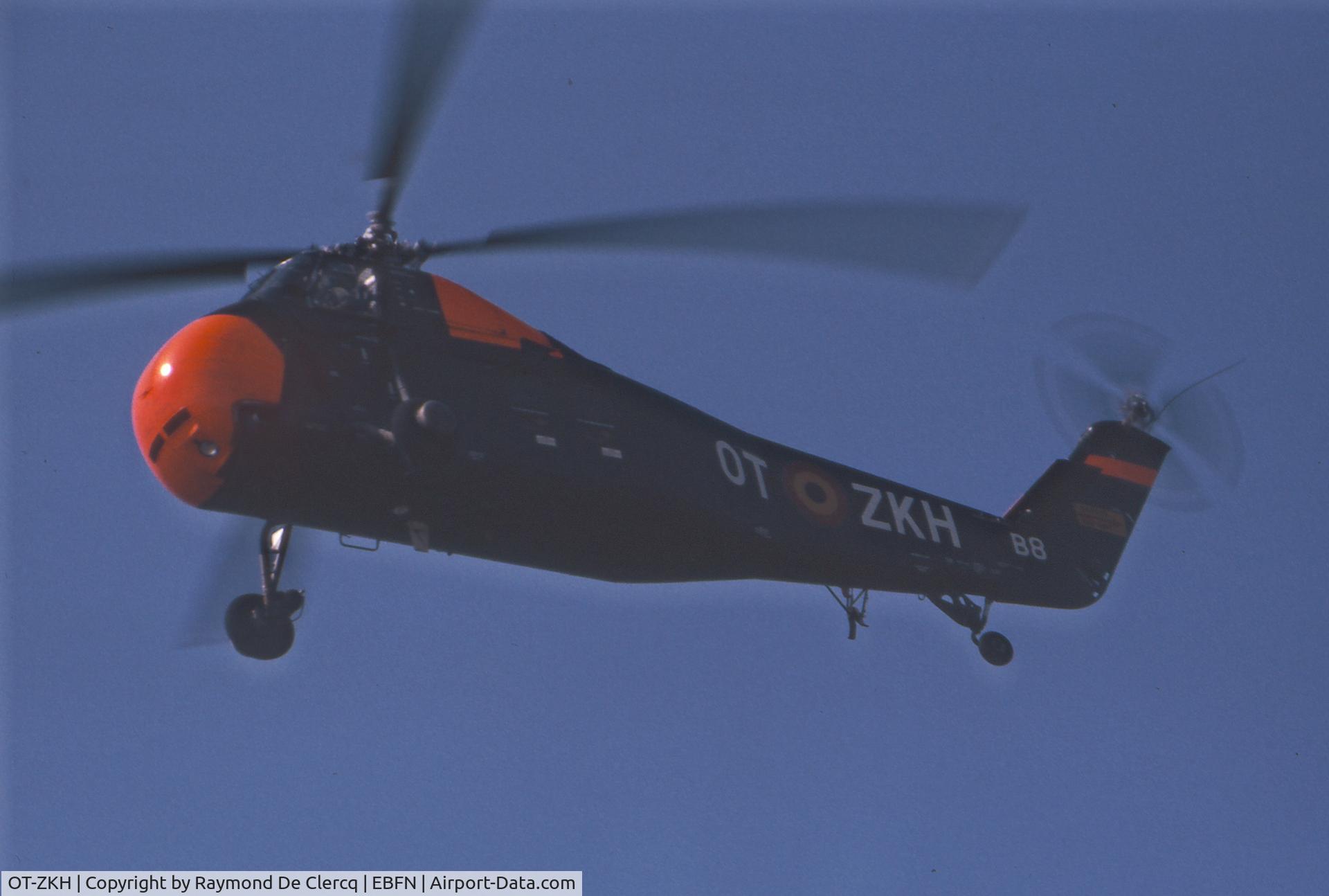 OT-ZKH, Sikorsky HSS-1 Seabat C/N SA185, Koksijde in the 70's.