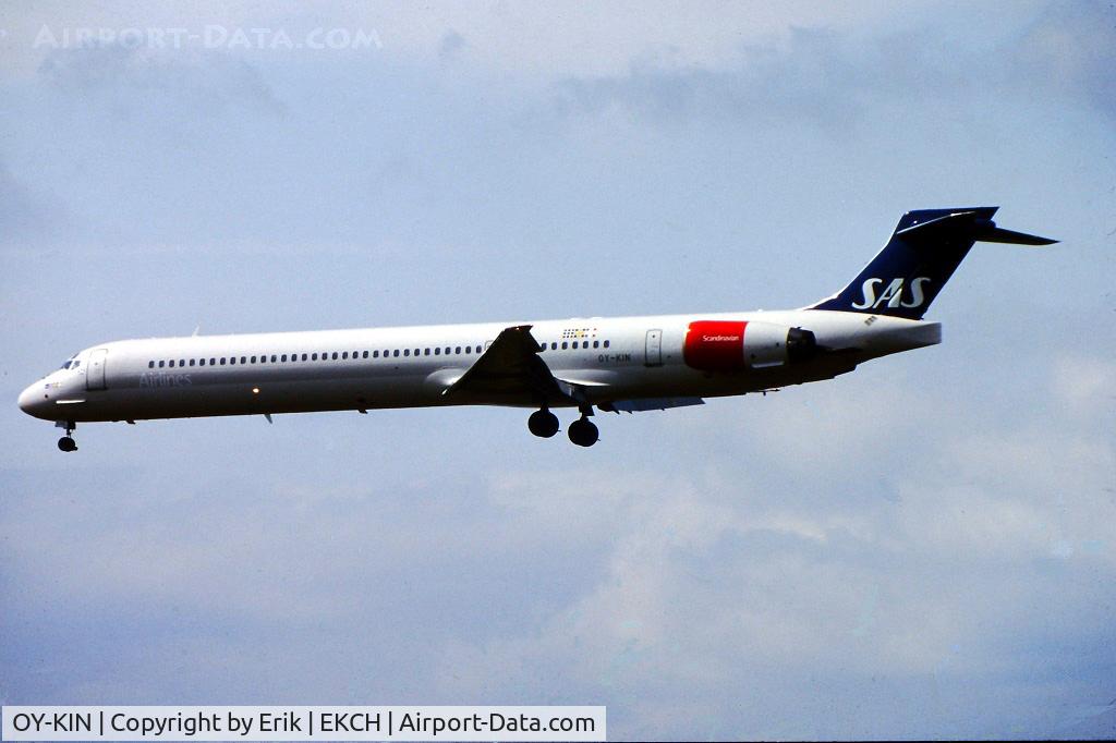 OY-KIN, 1997 McDonnell Douglas MD-90-30 C/N 53544, Landing in CPH