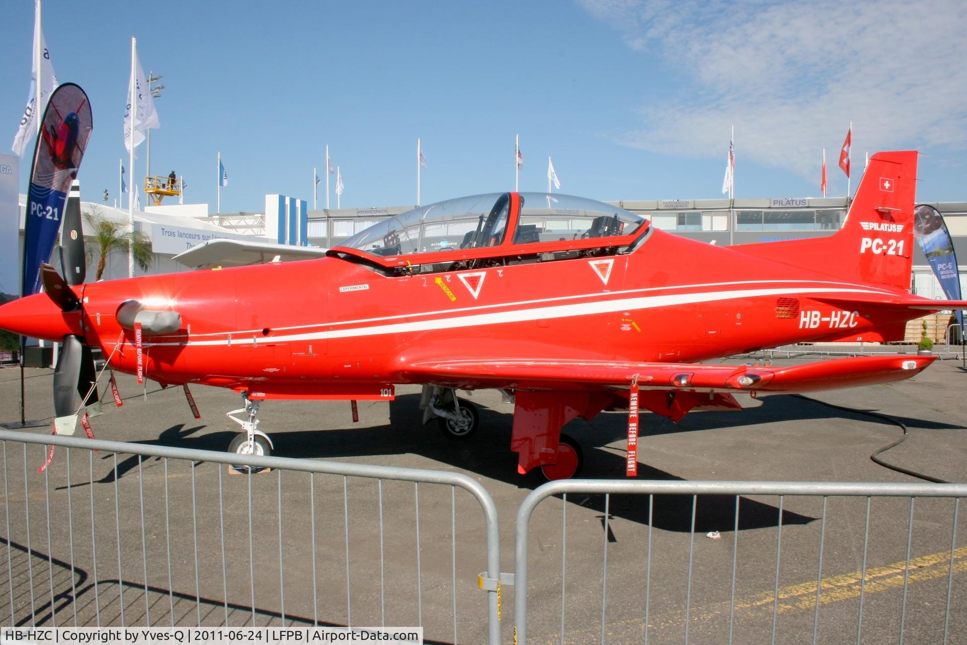 HB-HZC, 2005 Pilatus PC-21 C/N 101, Pilatus PC-21 ,  Pilatus Static Park, Paris Le Bourget (LFPB-LBG) Air Show in june 2011