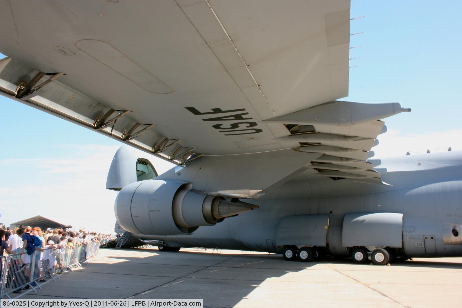 86-0025, 2009 Lockheed C-5M Super Galaxy C/N 500-0056, Lockheed C-5M Super Galaxy, USAF Static Park, Paris Le Bourget (LFPB-LBG) Air Show in june 2011