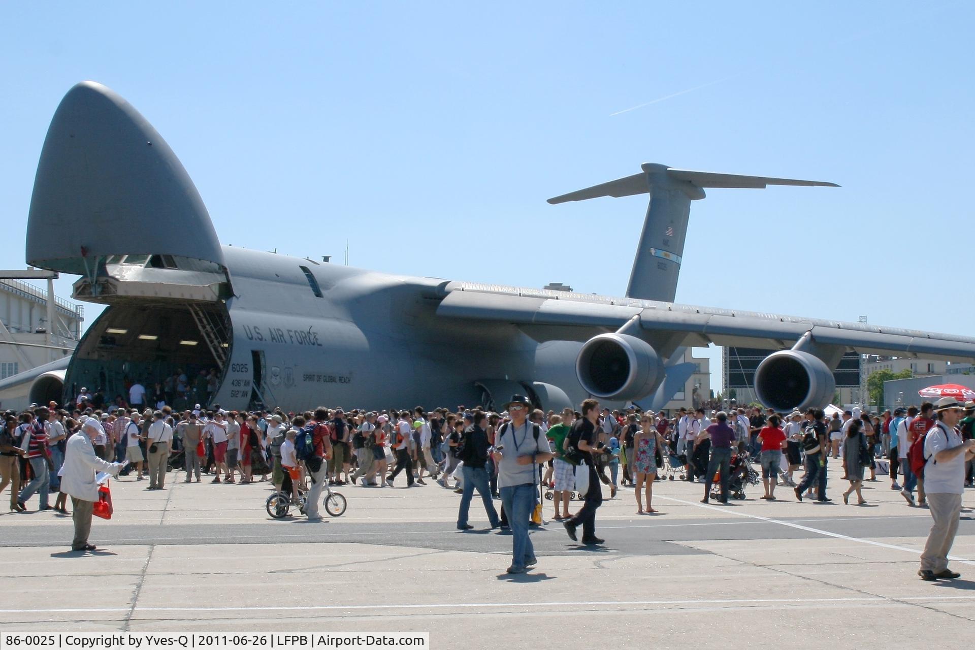 86-0025, 2009 Lockheed C-5M Super Galaxy C/N 500-0056, Lockheed C-5M Super Galaxy, USAF Static Park, Paris Le Bourget (LFPB-LBG) Air Show in june 2011