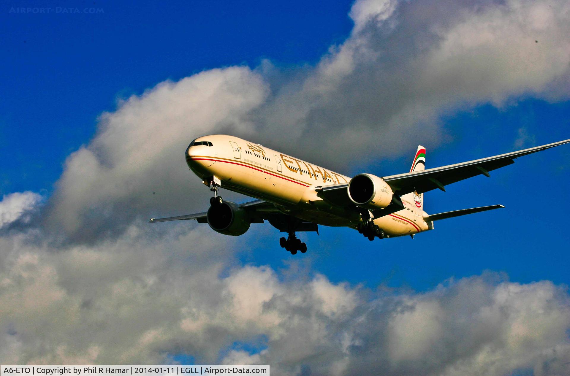 A6-ETO, 2013 Boeing 777-3FX/ER C/N 39690, Etihad Airways, 2013 Boeing 777-3FX(ER), (A6-ETO) c/n 39690/1105, on approach to land on 27L Heathrow. © PhilRHamar