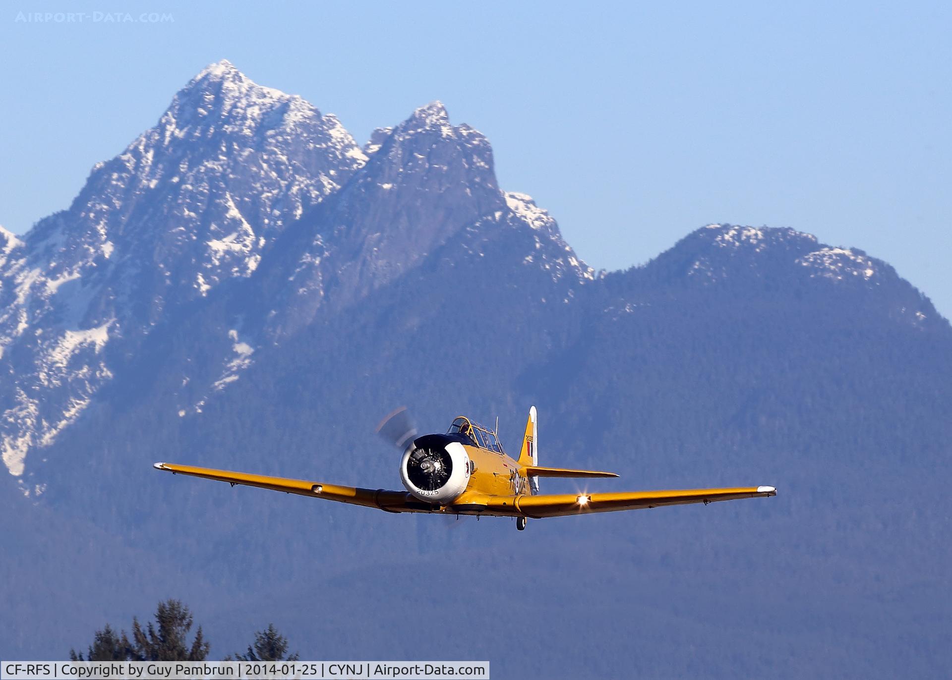 CF-RFS, 1952 Canadian Car & Foundry T-6 Harvard Mk.4 C/N CCF4-116, High speed pass before landing