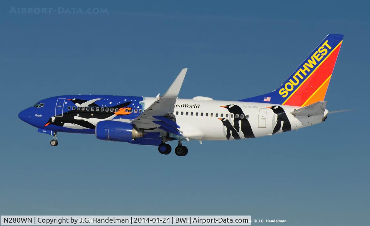 N280WN, 2007 Boeing 737-7H4 C/N 32533, Near touch down.