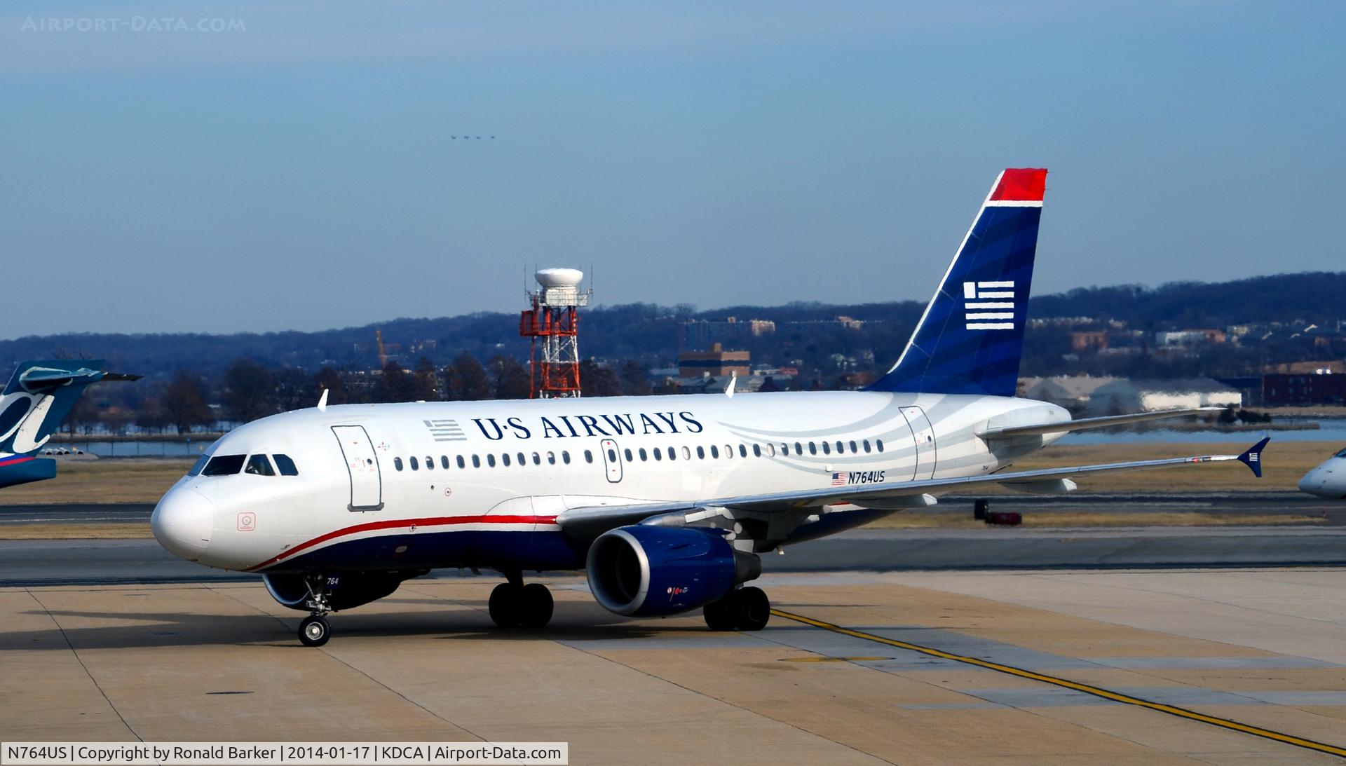 N764US, 2000 Airbus A319-112 C/N 1369, Taxi to park National