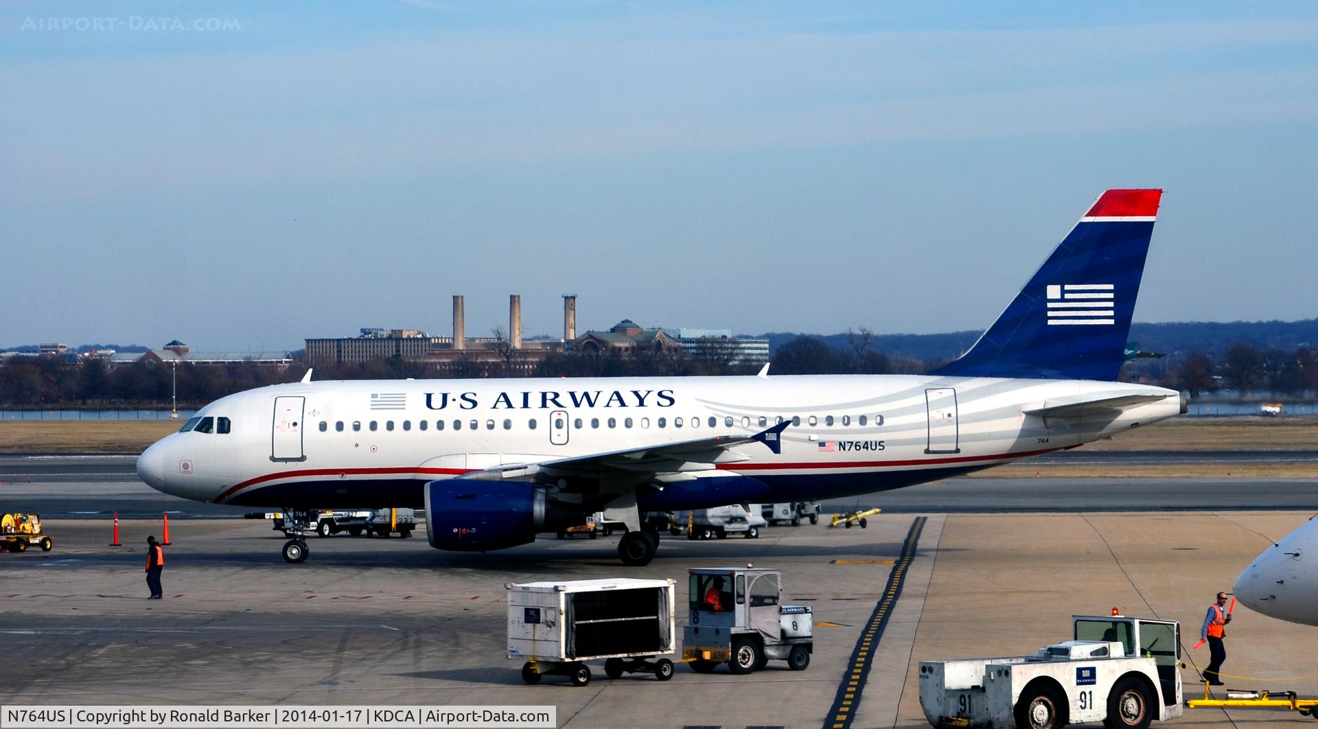 N764US, 2000 Airbus A319-112 C/N 1369, Taxi to park National