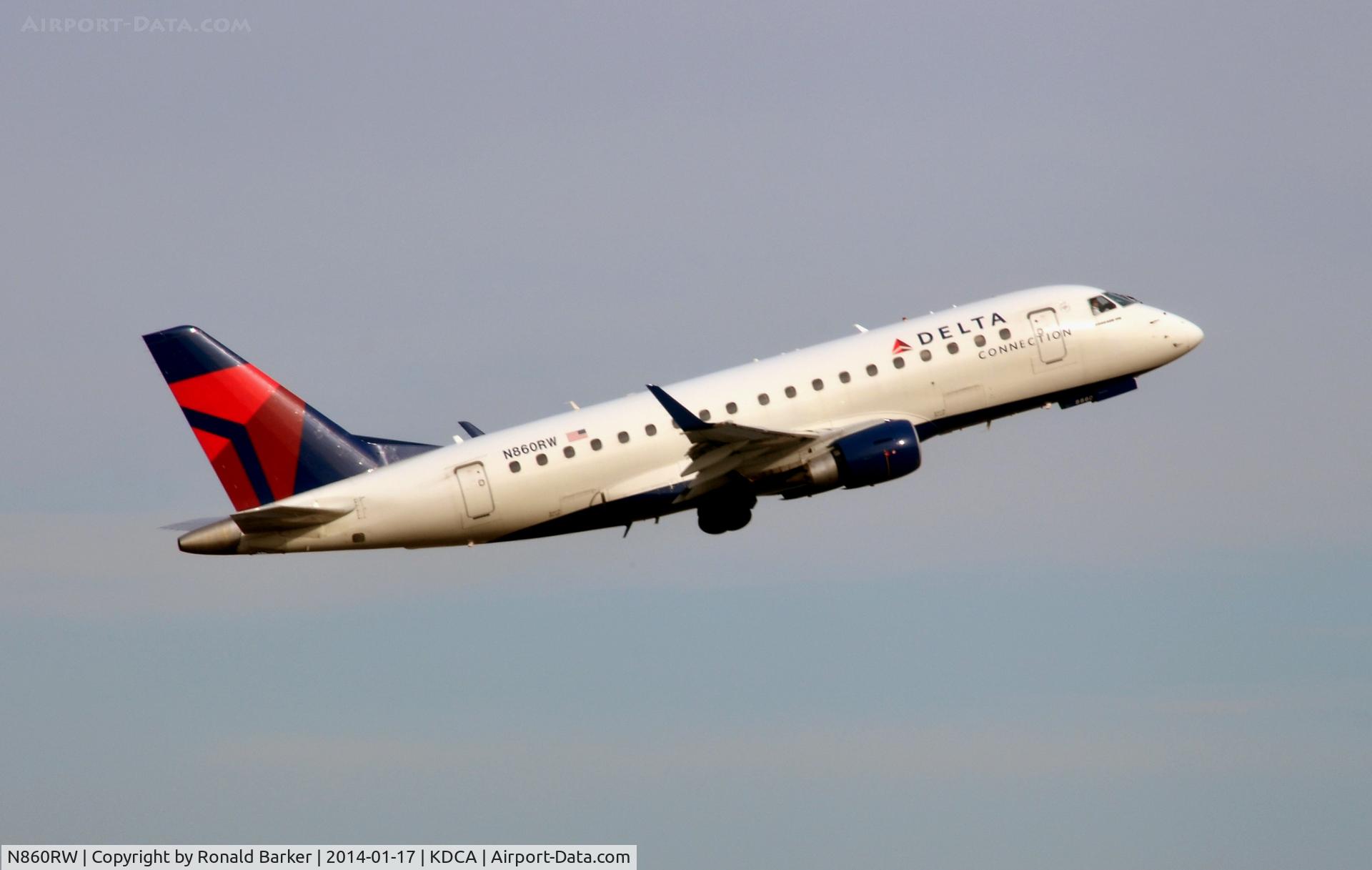 N860RW, 2005 Embraer 170SE (ERJ-170-100SE) C/N 17000084, Takeoff National