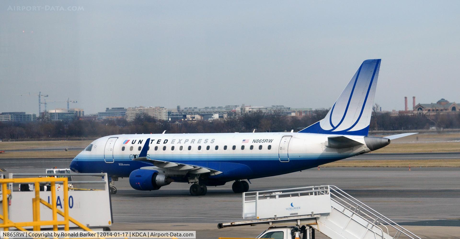 N865RW, 2006 Embraer 170SE (ERJ-170-100SE) C/N 17000122, Taxi National