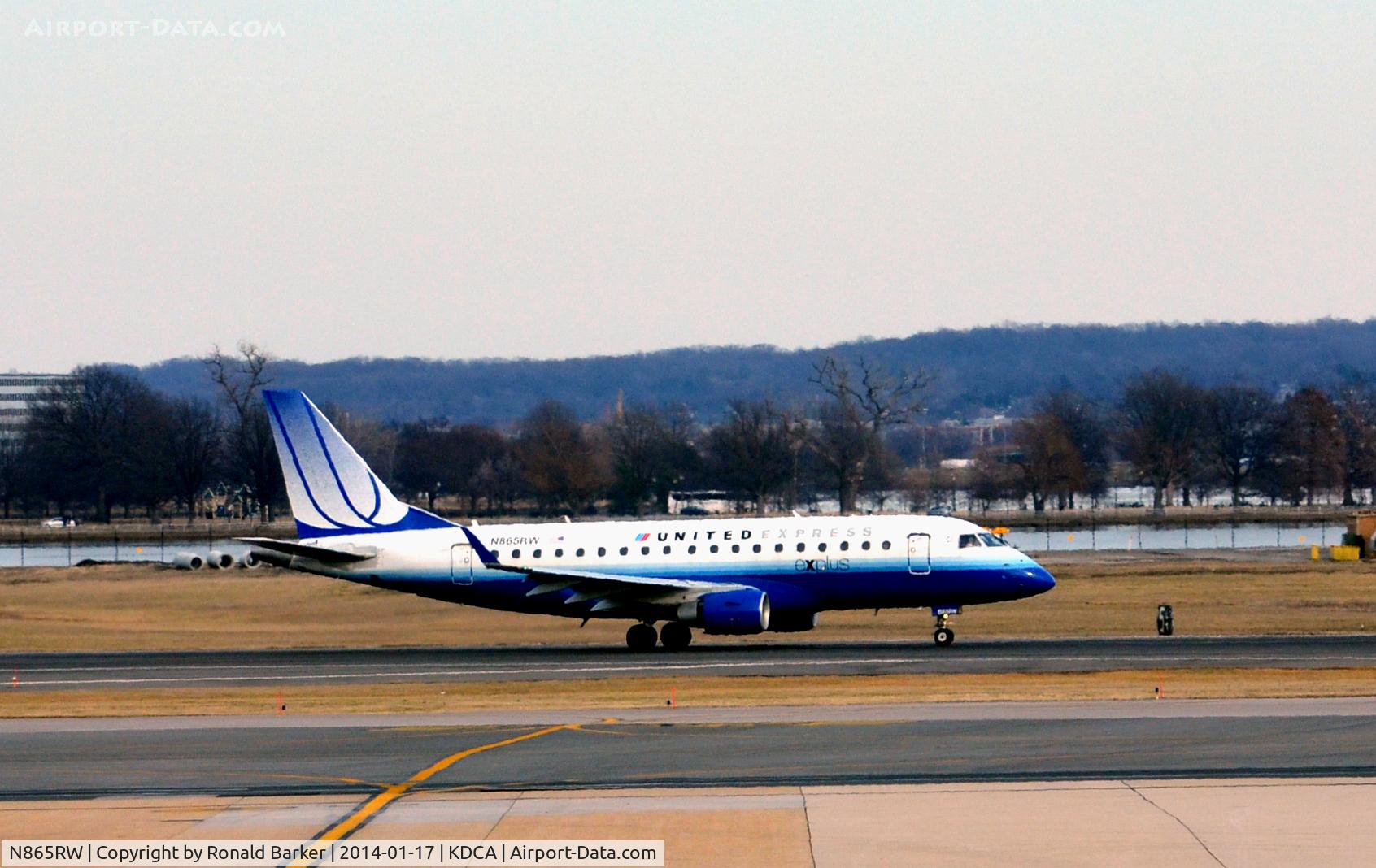 N865RW, 2006 Embraer 170SE (ERJ-170-100SE) C/N 17000122, Takeoff National