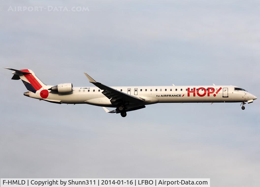 F-HMLD, 2010 Bombardier CRJ-1000EL NG (CL-600-2E25) C/N 19007, Landing rwy 14R
