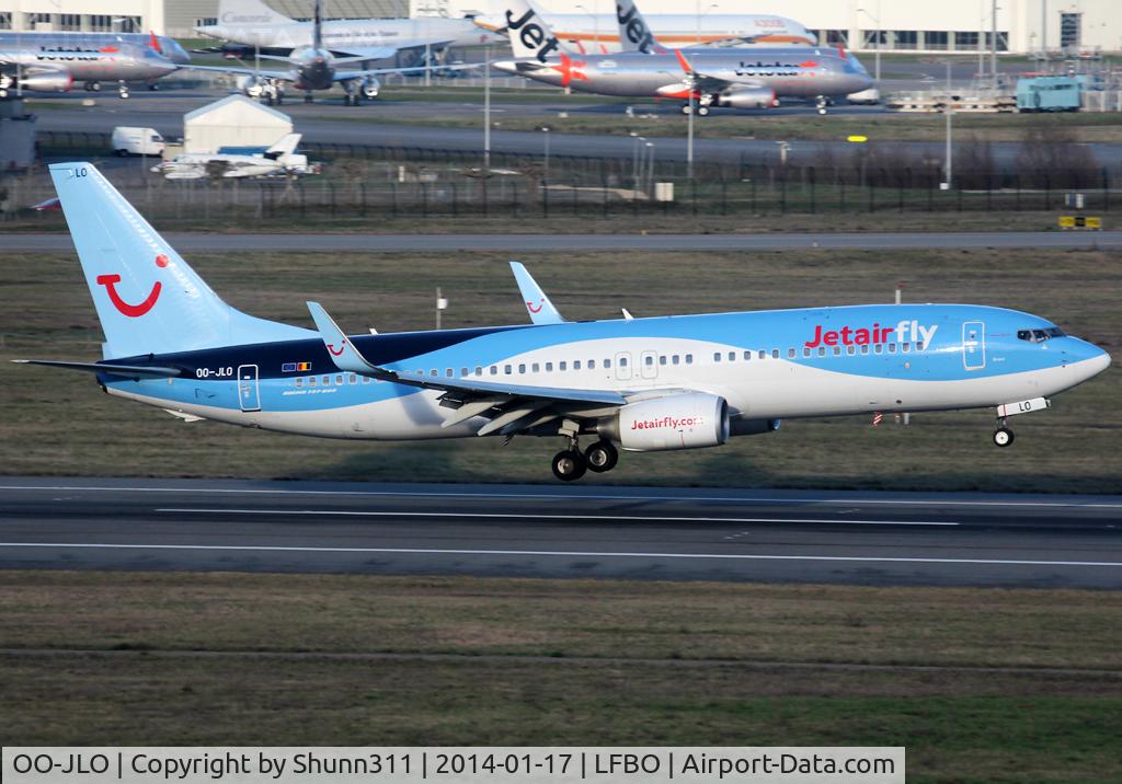 OO-JLO, 2007 Boeing 737-8K5 C/N 34692, Landing rwy 14R in new c/s