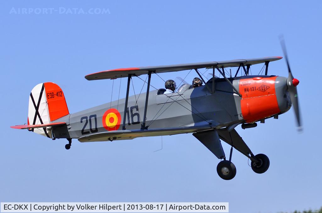 EC-DKX, 1953 CASA 1-131E Jungmann 2000 C/N 2016, biplane fly-in