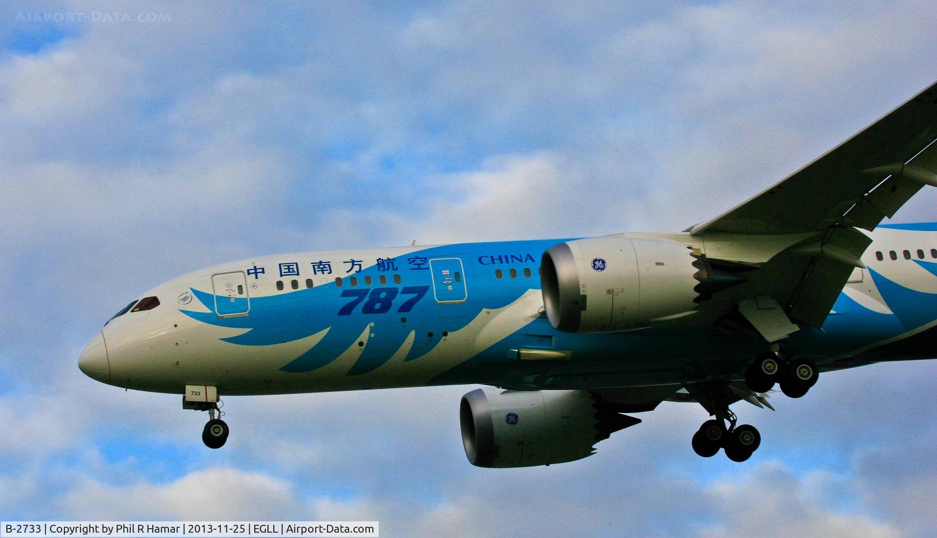 B-2733, 2013 Boeing 787-8 Dreamliner C/N 34927, China Southern Airlines, (B-2733) 2013 Boeing 787-8 Dreamliner, c/n 34927/95, on approach to land on 27L Heathrow. © PhilRHamar