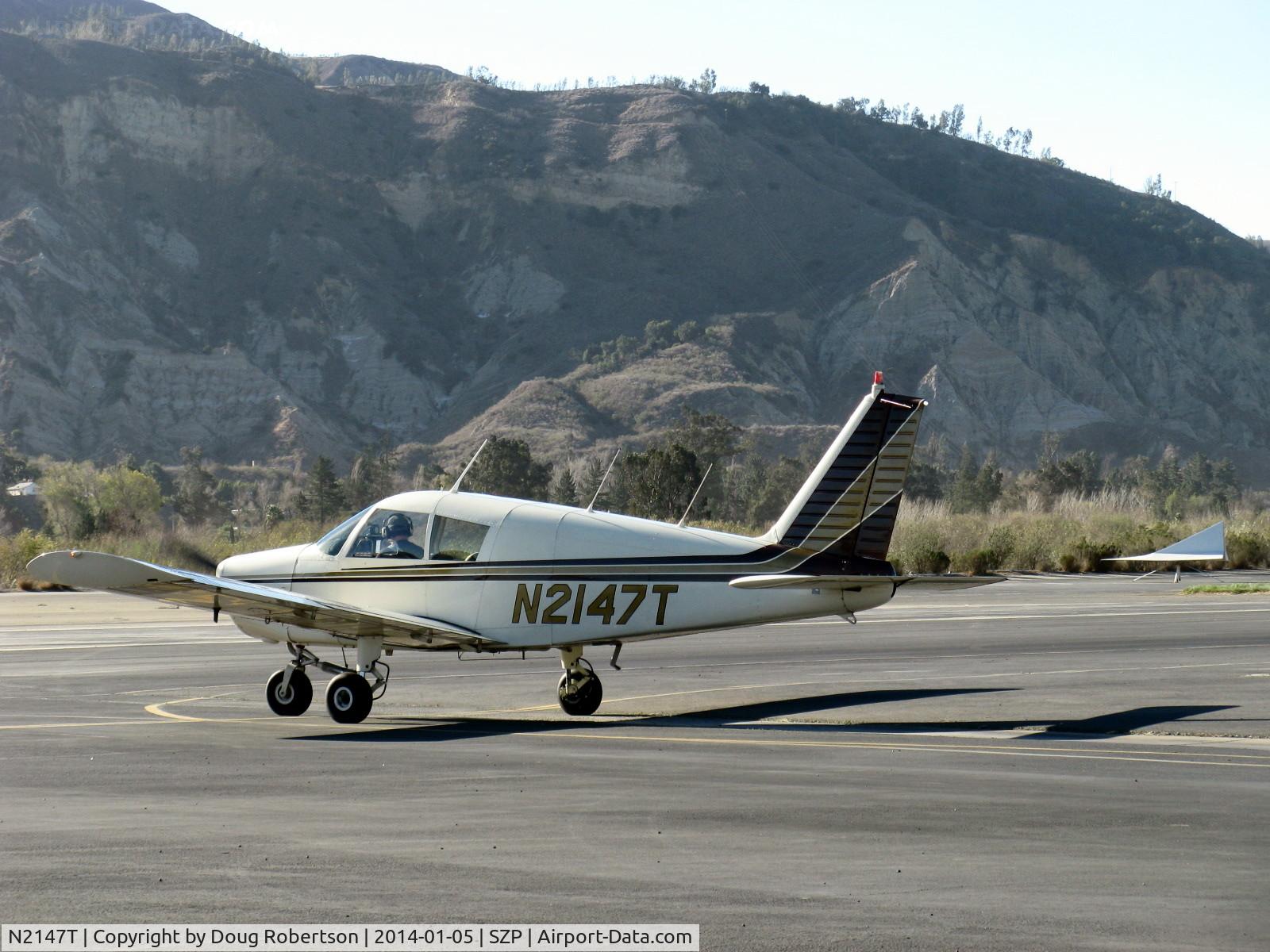 N2147T, 1971 Piper PA-28-140 C/N 28-7125547, 1971 Piper PA-28-140, Lycoming O-320-E2A 150 hp, taxi