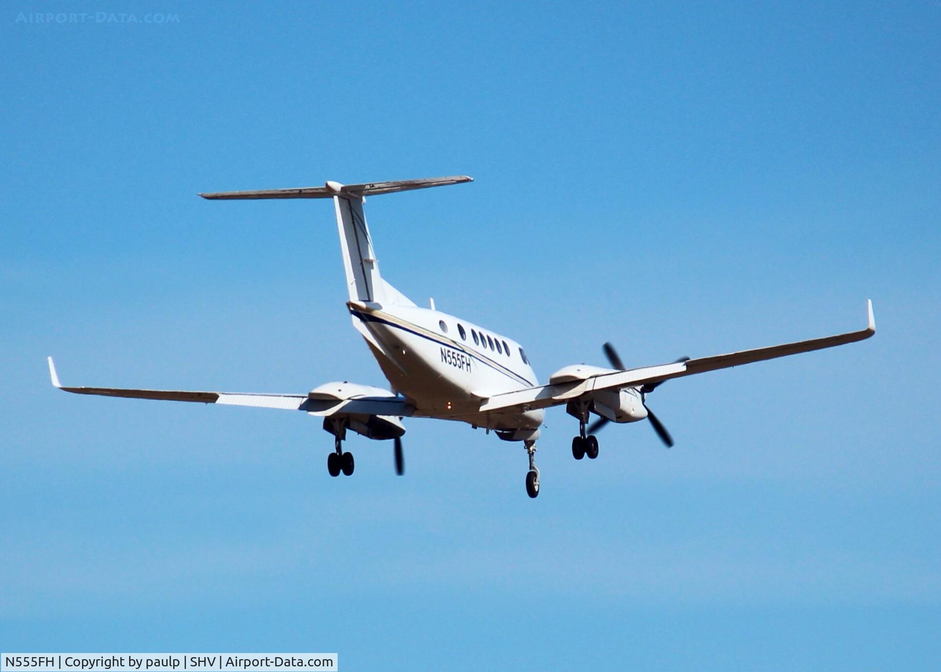 N555FH, 1990 Beech 300 C/N FA-213, Landing at Shreveport Regional.