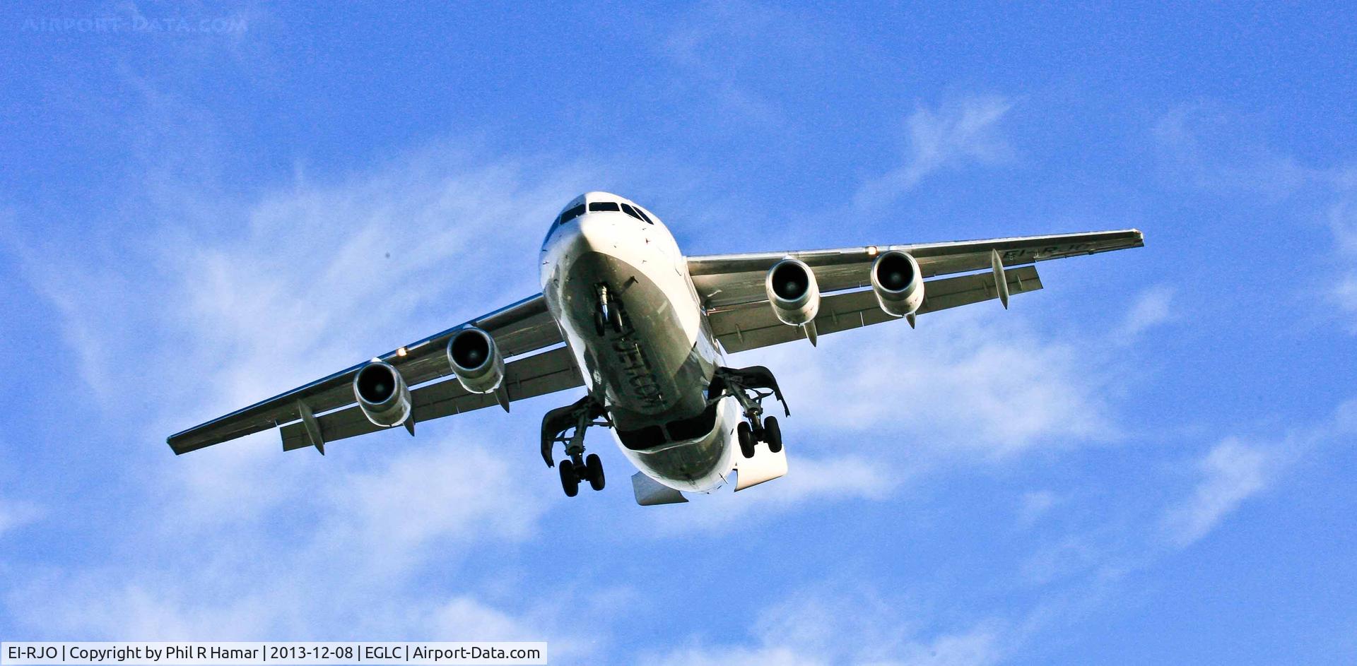 EI-RJO, 1999 British Aerospace Avro 146-RJ85A C/N E2352, CityJet, (EI-RJO) 1999 British Aerospace Avro 146-RJ85A, c/n E2352, is the first to land on 27 this Sunday (LCY).