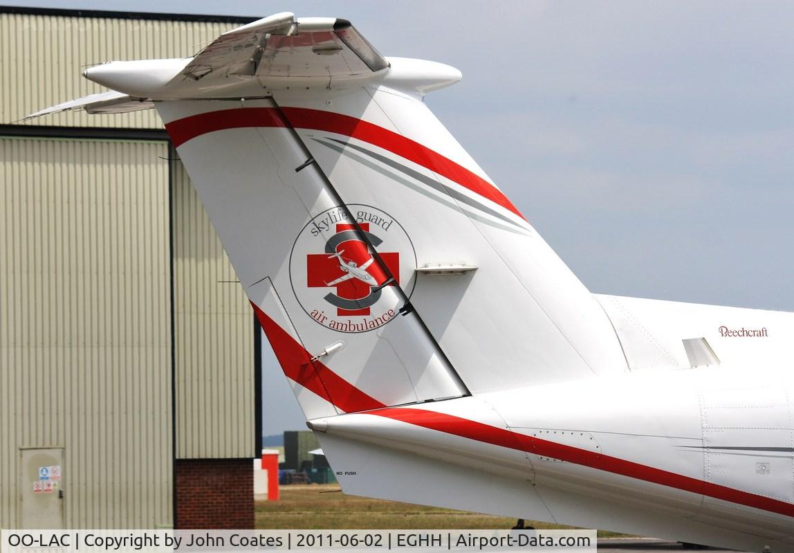 OO-LAC, 1982 Beech 200C Super King Air C/N BL-16, Detail of tail logo of 