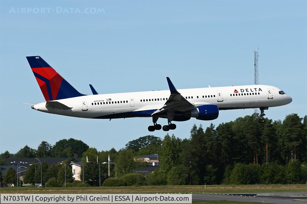 N703TW, 1996 Boeing 757-2Q8 C/N 27620, Taken at ESSA.