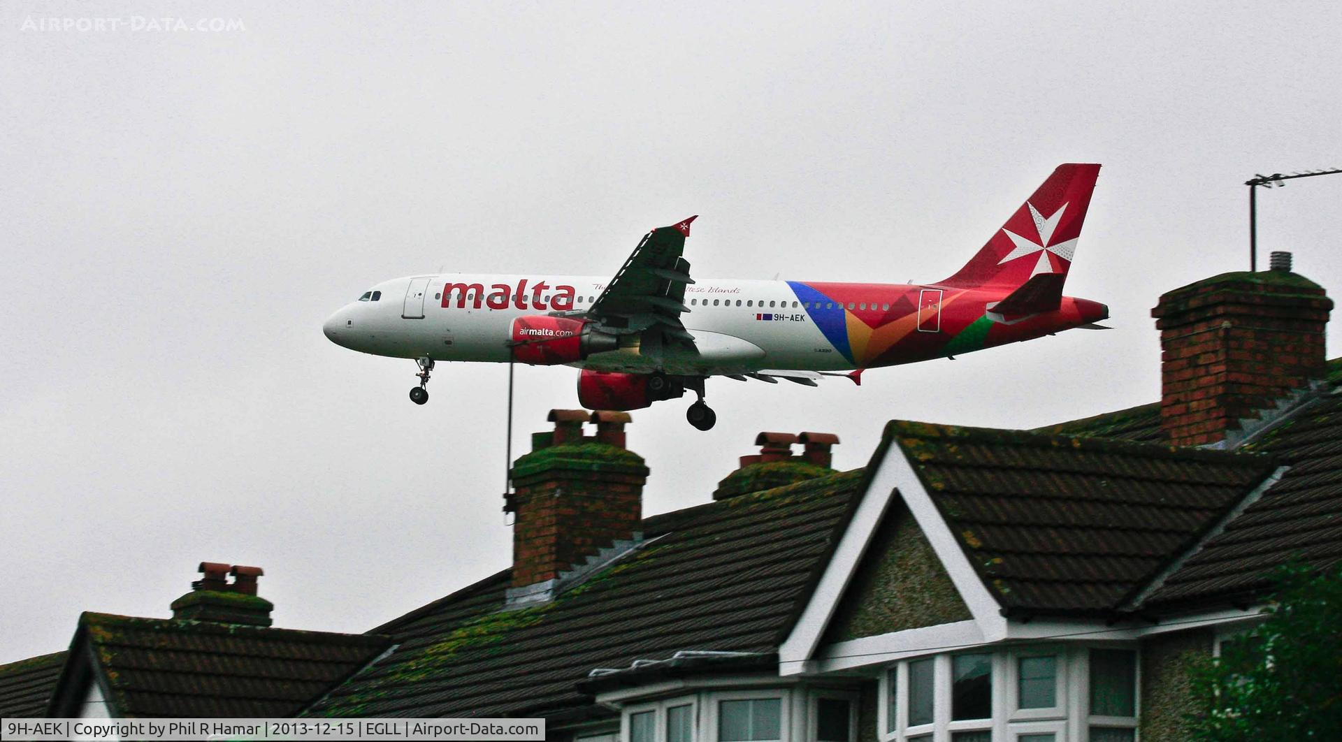 9H-AEK, 2004 Airbus A320-211 C/N 2291, Air Malta, (9H-AEK) 2004 Airbus A320-211, c/n 2291, on approach to land on 27L Heathrow. © PhilRHamar