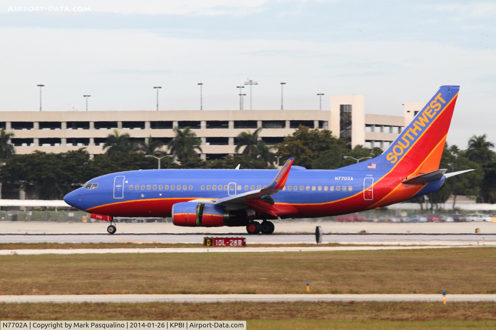 N7702A, 2004 Boeing 737-7BD C/N 33917, Boeing 737-700