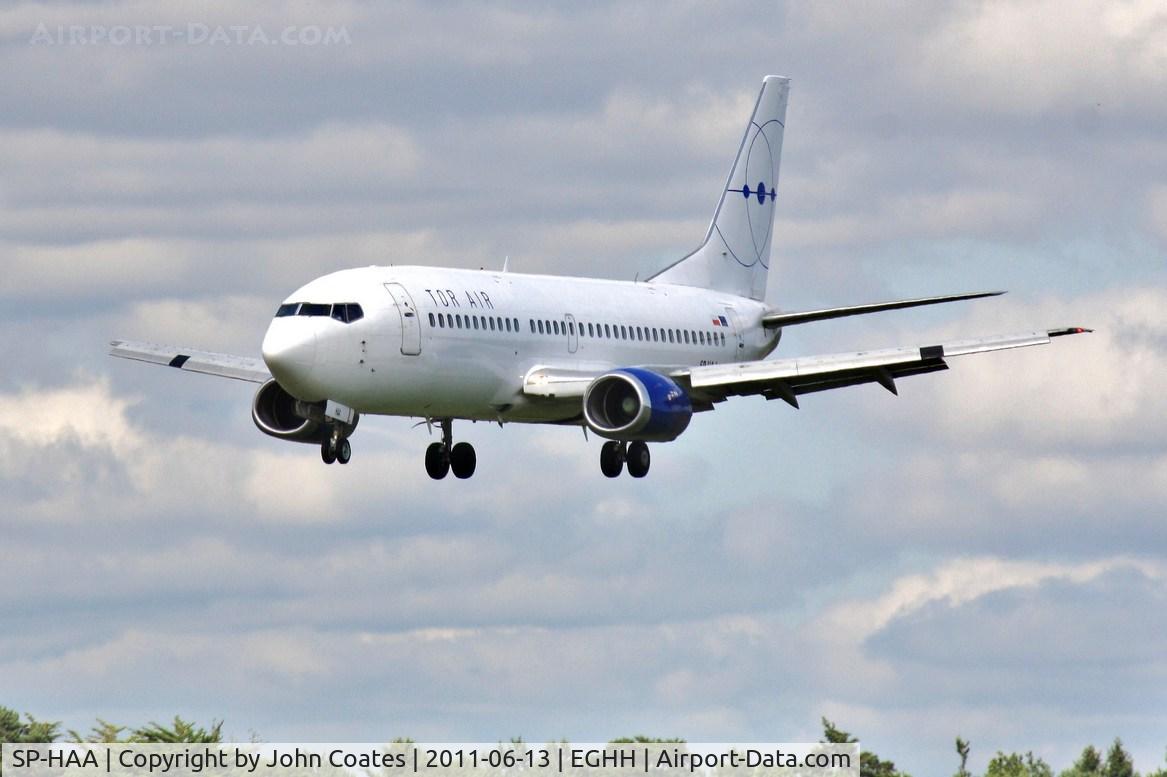 SP-HAA, 1990 Boeing 737-322 C/N 24664, Final approach to 26