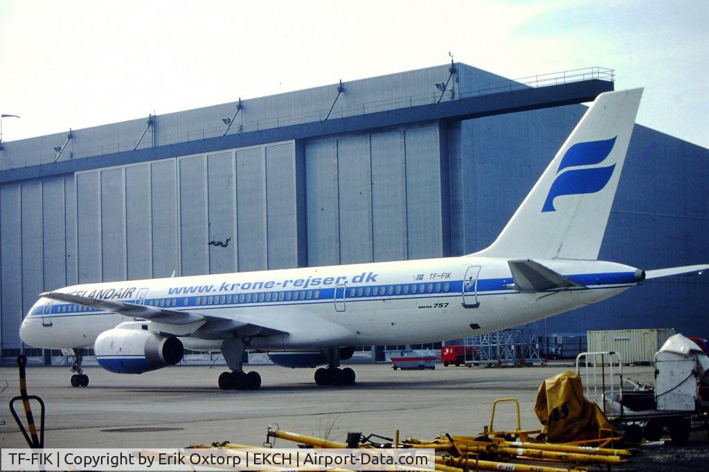 TF-FIK, 1996 Boeing 757-28A C/N 26276, TF-FIK outside hangar 5 in CPH