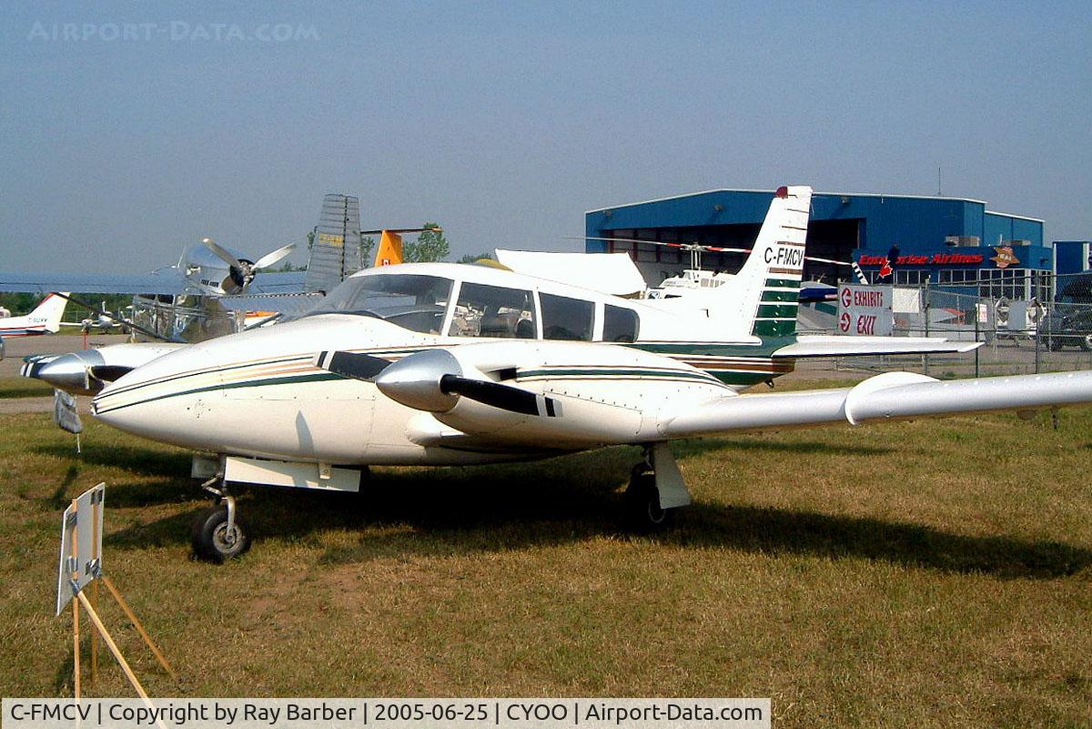 C-FMCV, 1968 Piper PA-30-160 B Twin Comanche C/N 30-1732, Piper PA-30-160 Twin Comanche B [30-1732] Oshawa~C 25/06/2005