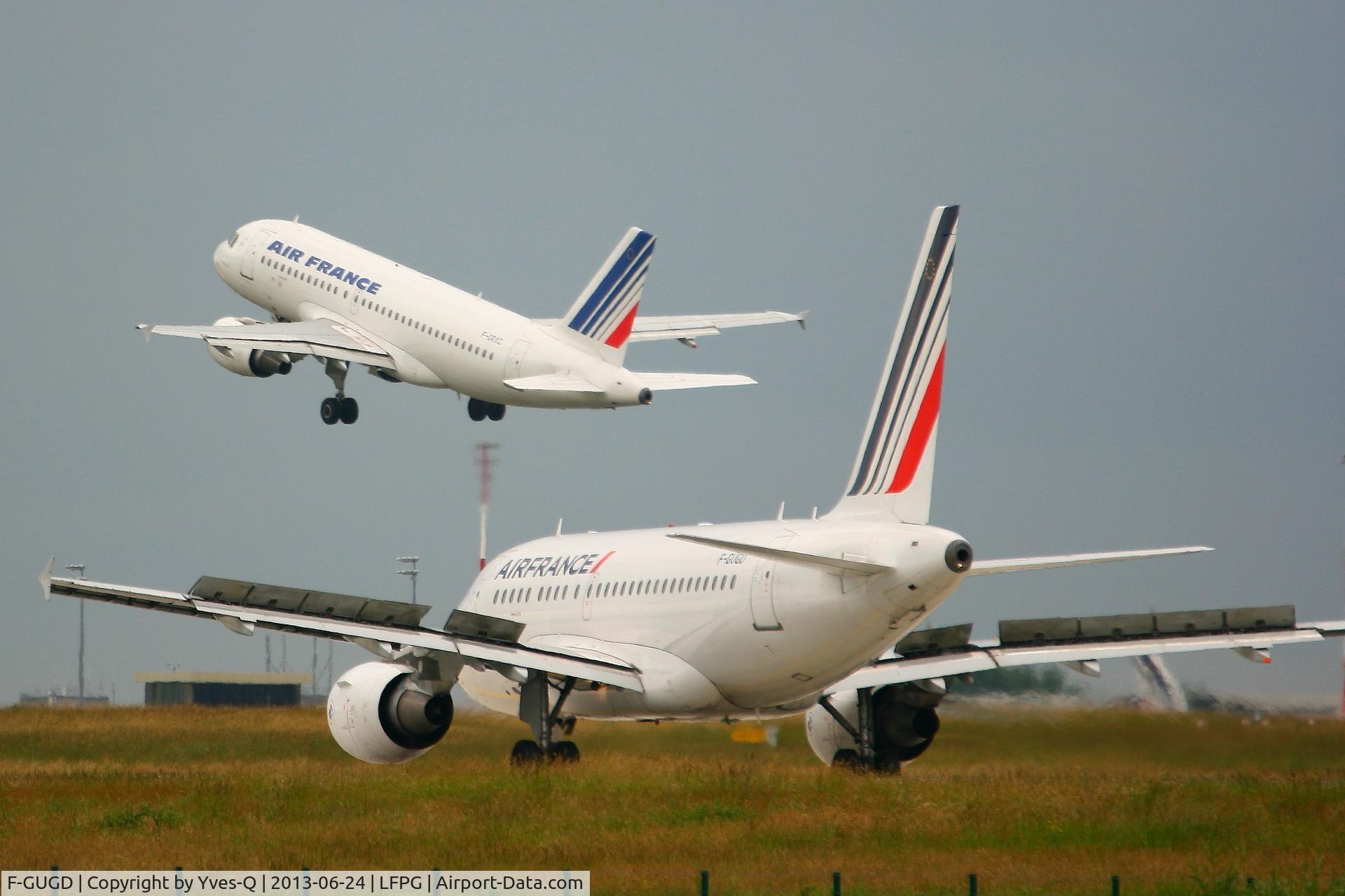 F-GUGD, 2003 Airbus A318-111 C/N 2081, Airbus A318-111, Landing Rwy 26L, Roissy Charles De Gaulle Airport (LFPG-CDG)