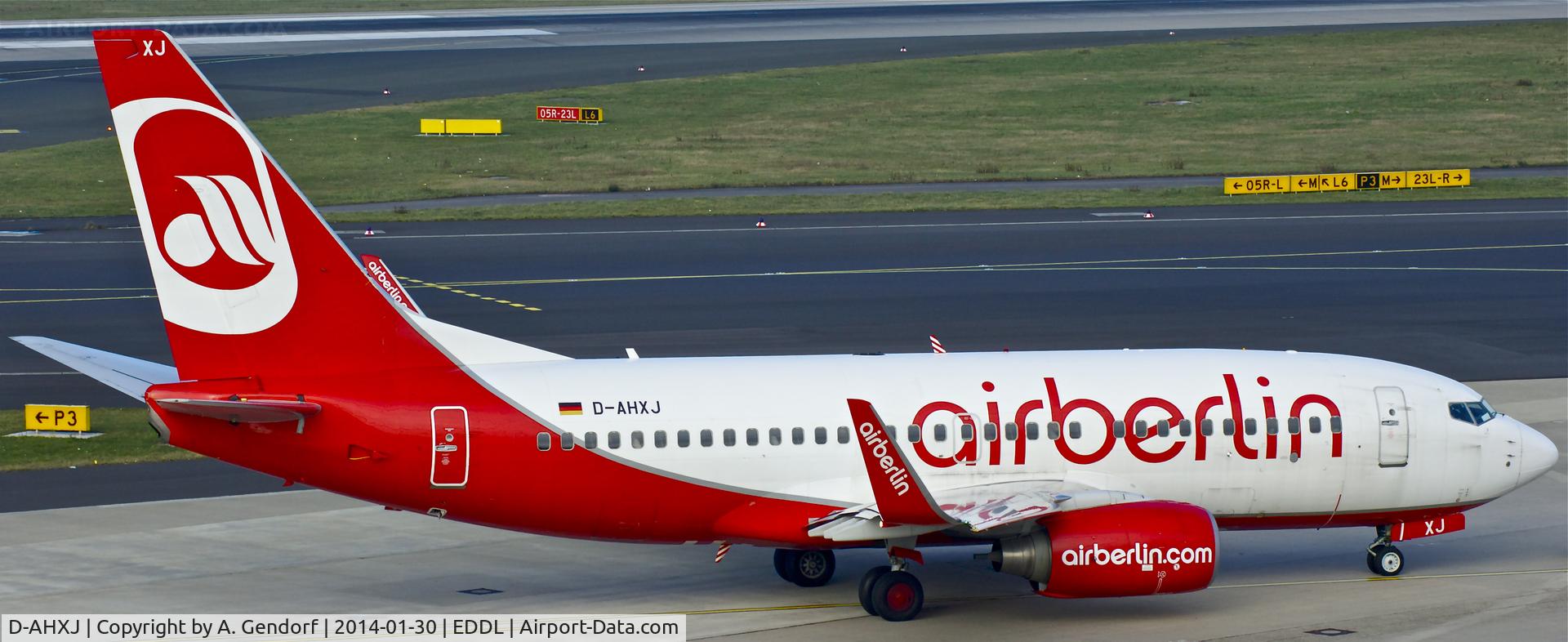 D-AHXJ, 2008 Boeing 737-7Q8 C/N 35277, TUIFly (Air Berlin cs.), is here on the apron at Düsseldorf Int'l(EDDL)