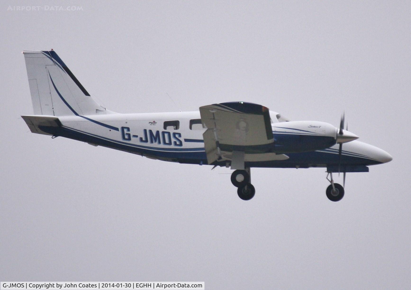 G-JMOS, Piper PA-34-220T Seneca V C/N 34-49378, Arriving through the mist