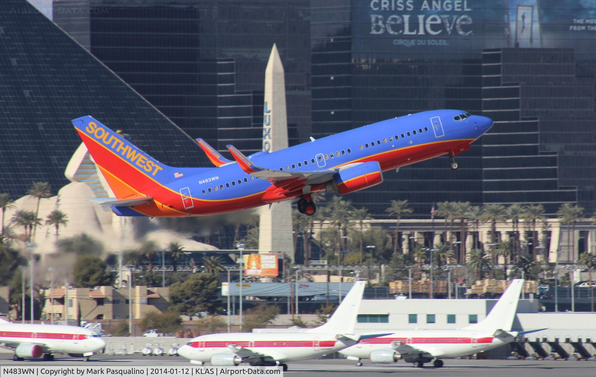 N483WN, 2004 Boeing 737-7H4 C/N 32472, Boeing 737-700