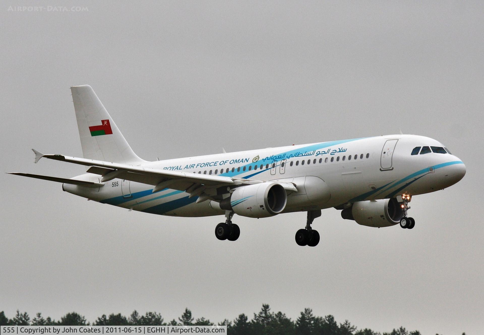 555, 2009 Airbus ACJ320 (A320-214/CJ) C/N 4117, Finals to runway 26