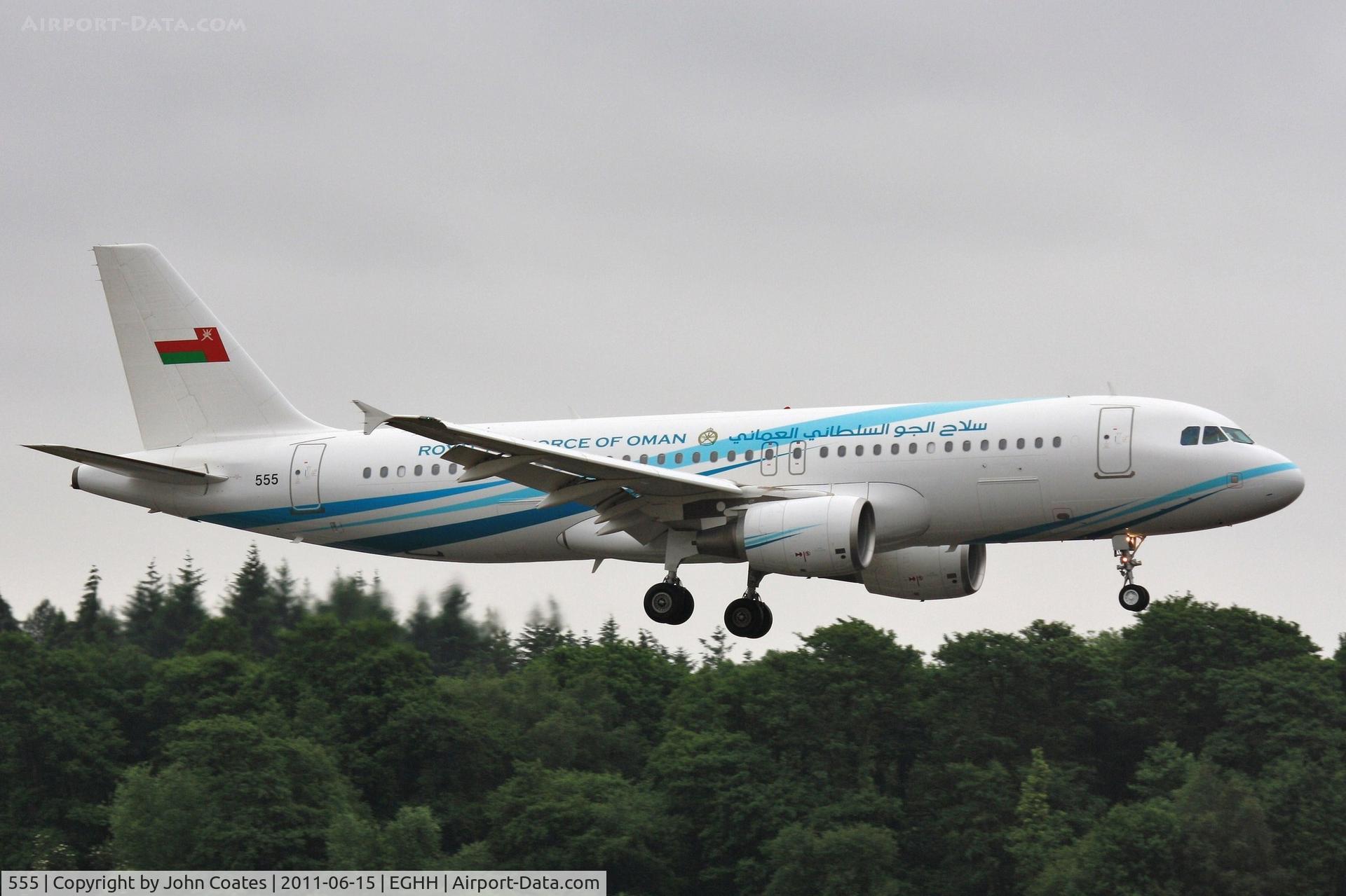 555, 2009 Airbus ACJ320 (A320-214/CJ) C/N 4117, About to land on 26 in poor weather