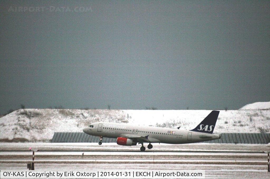OY-KAS, 2007 Airbus A320-232 C/N 3335, OY-KAS landing on rw 04R after the delivery flight to SAS from SNN.