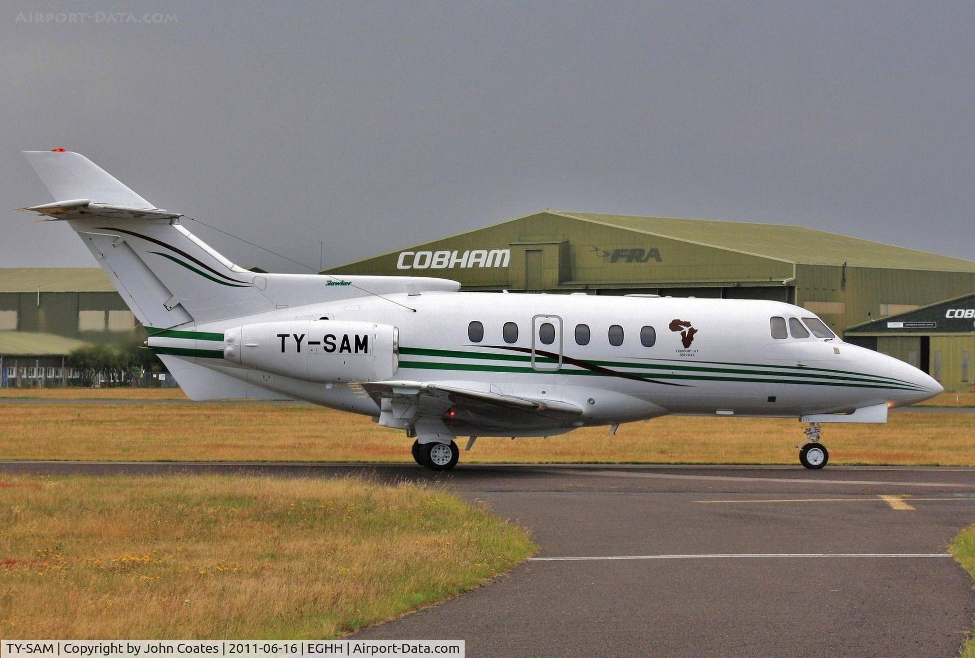 TY-SAM, 1983 British Aerospace HS.125-700A C/N 257195, Taxiing upon arrival