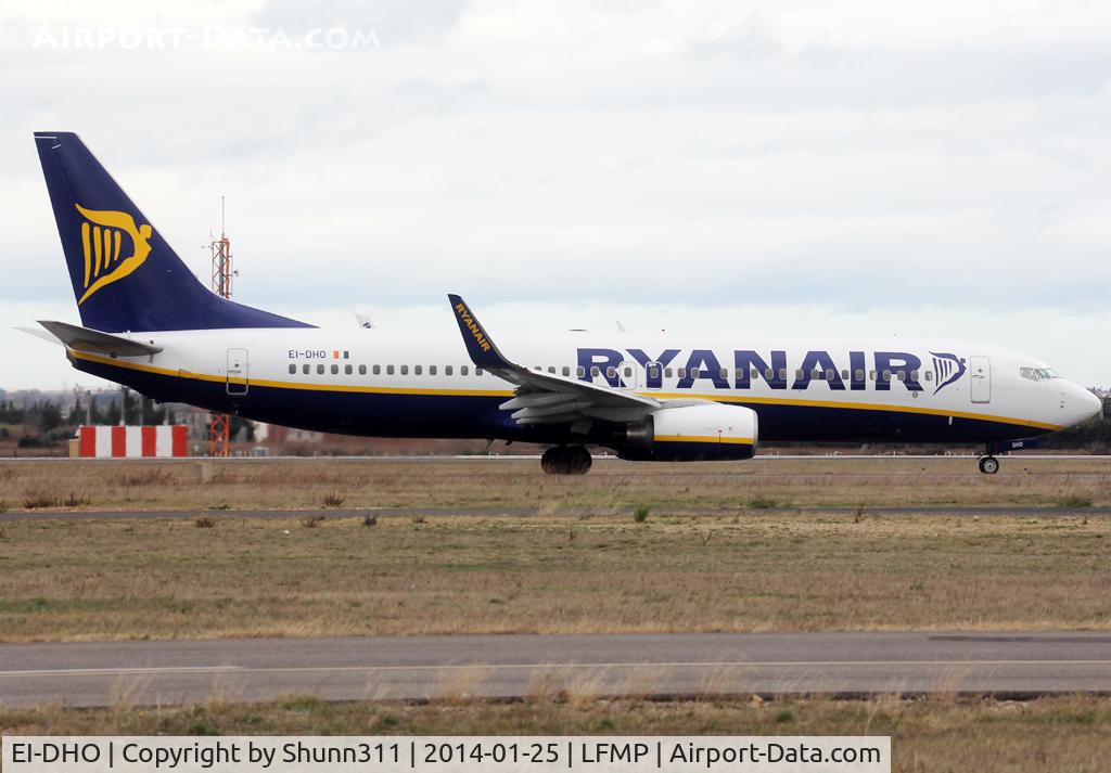 EI-DHO, 2005 Boeing 737-8AS C/N 33578, Taxiing for departure...