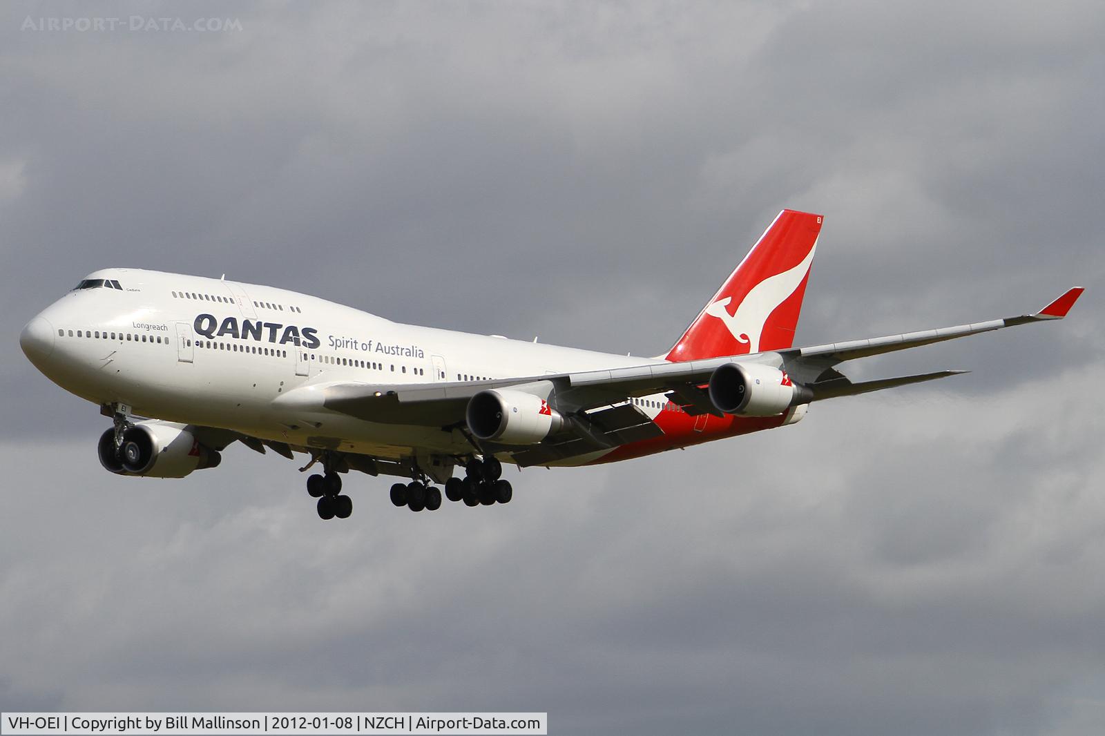VH-OEI, 2003 Boeing 747-438/ER C/N 32913, STOPPING OFF FOR FUEL