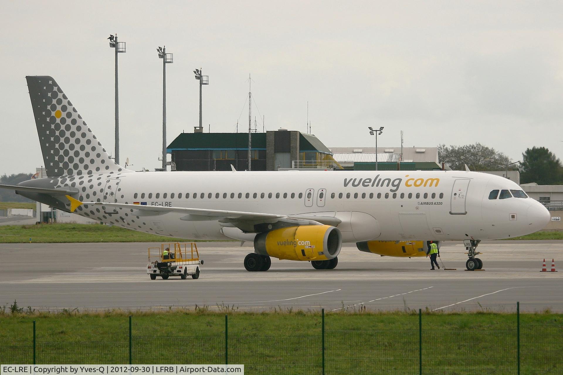 EC-LRE, 2002 Airbus A320-232 C/N 1914, Airbus A320-232, Boarding area, Brest-Bretagne Airport (LFRB-BES)