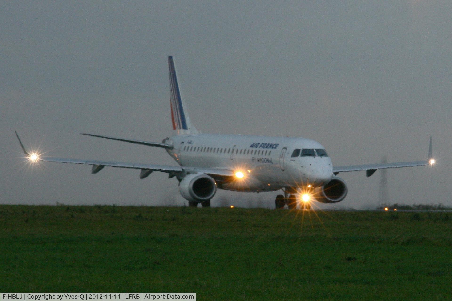 F-HBLJ, 2009 Embraer 190AR (ERJ-190-100IGW) C/N 19000311, Embraer ERJ-190-100LR, , Taxiing to holding point Rwy 25L, Brest-Bretagne Airport (LFRB-BES)