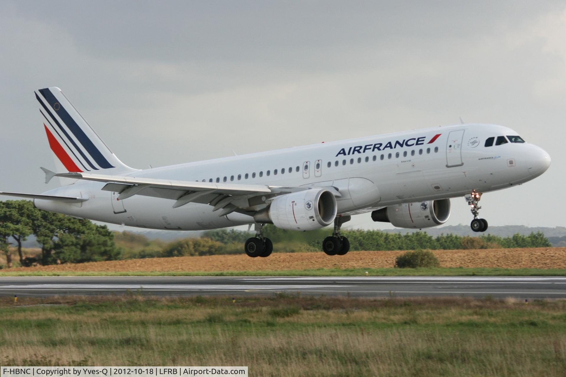 F-HBNC, 2010 Airbus A320-214 C/N 4601, Airbus A320-214, Landing Rwy 25L, Brest-Bretagne Airport (LFRB-BES)