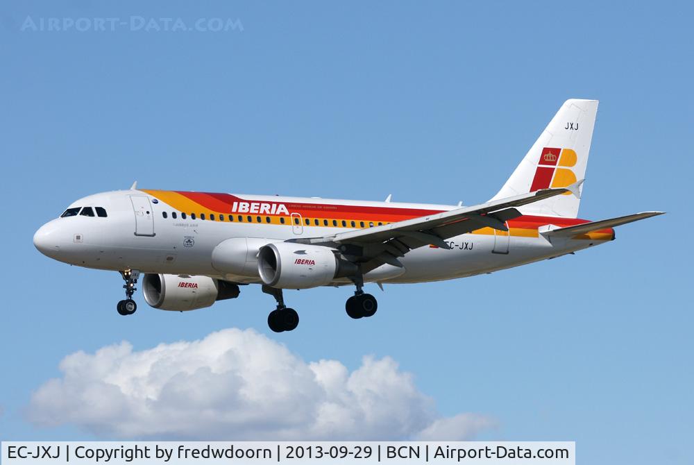 EC-JXJ, 2006 Airbus A319-111 C/N 2889, On approach