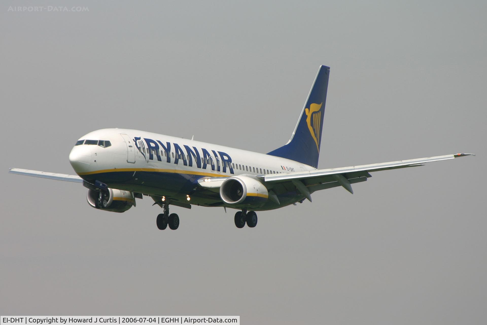 EI-DHT, 2005 Boeing 737-8AS C/N 33581, New colours; pre winglets.